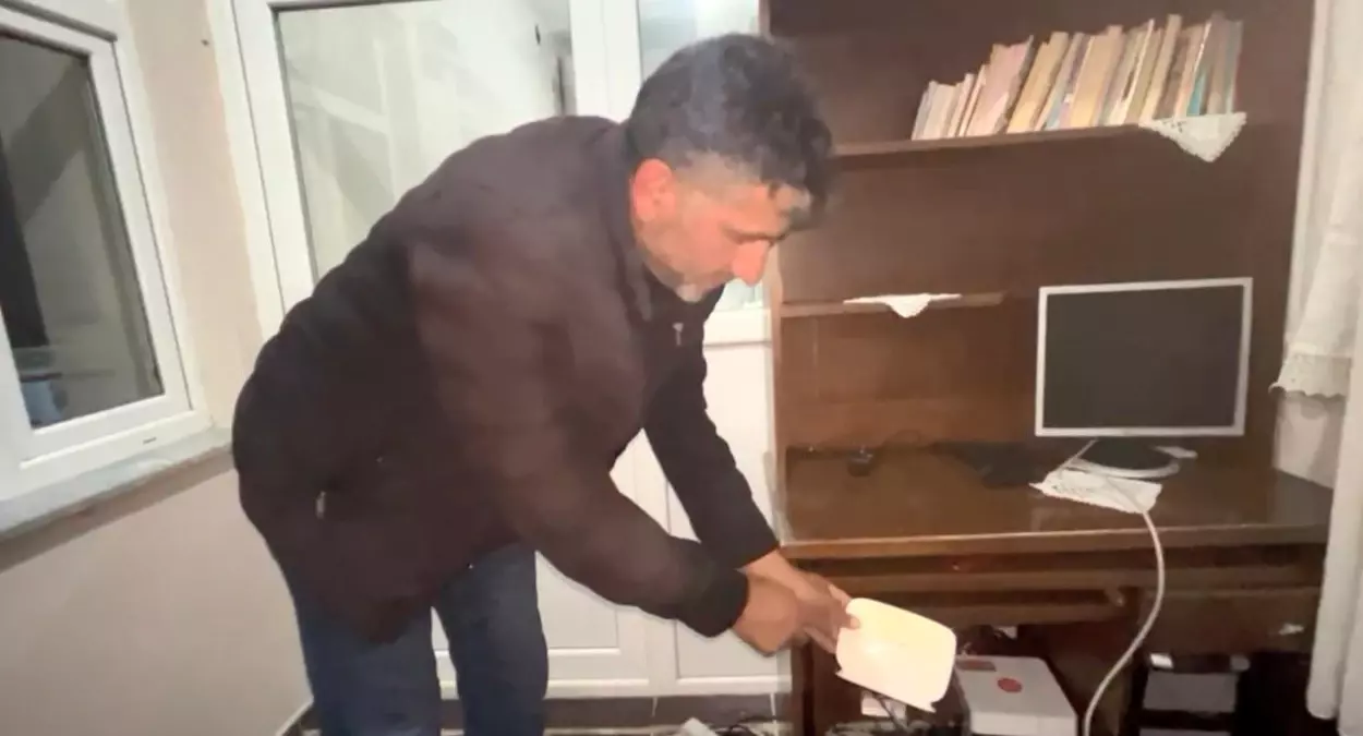 Kars'ın Akyaka İlçesinde Sel Felaketi: Dereler Taştı, Ahırlar Sular Altında Kaldı