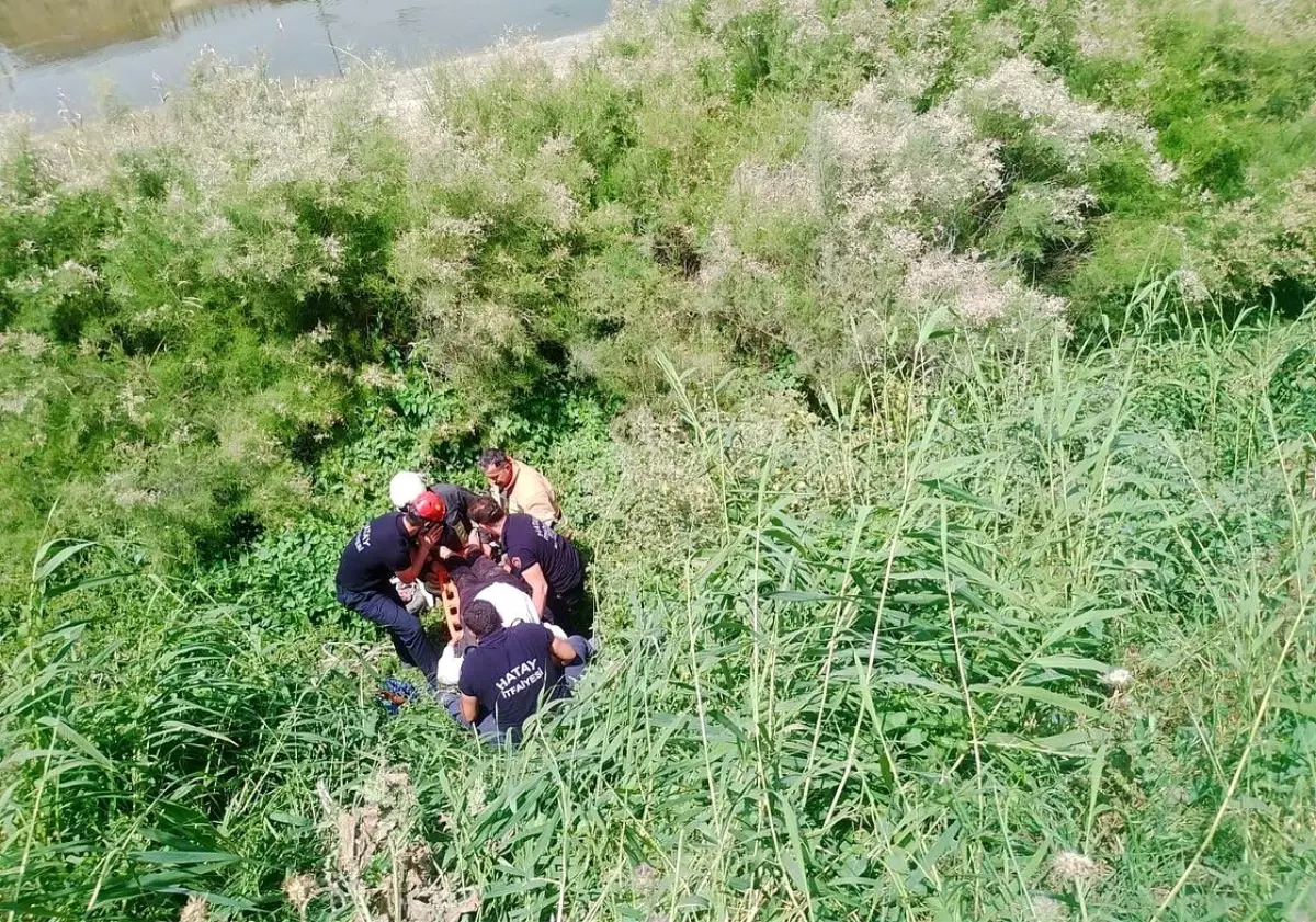 Hatay'da Motosikletin Asi Nehrine Uçması Sonucu Yaralı