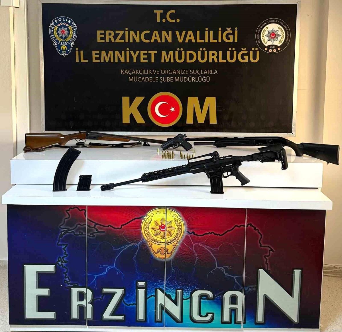 Erzincan'da Sosyal Medyada Silah Paylaşan İki Kişi Yakalandı