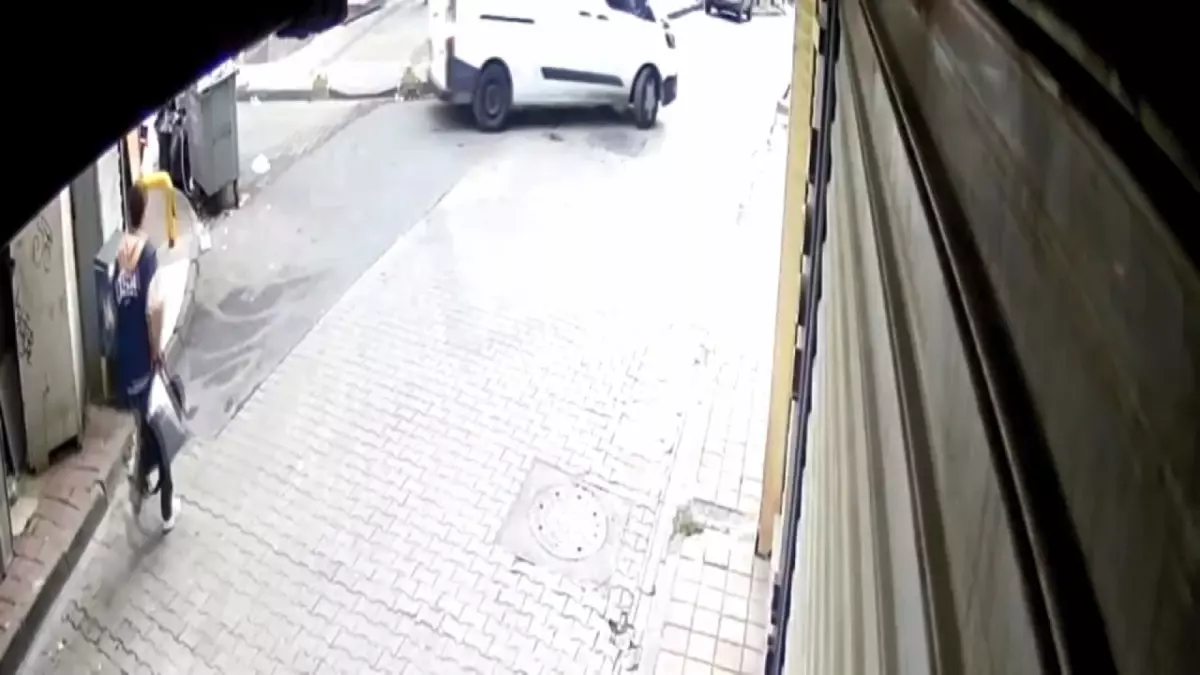 Kuyumcunun Attığı Değerli Pırlantayı Kağıt Toplayıcı Buldu