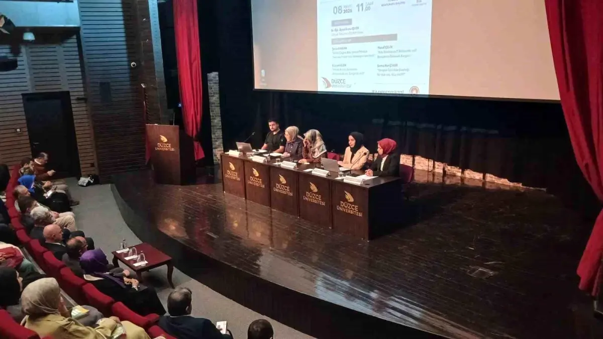 Düzce Üniversitesi'nde 'Gençlerin Gözünden Aile' Paneli Düzenlendi