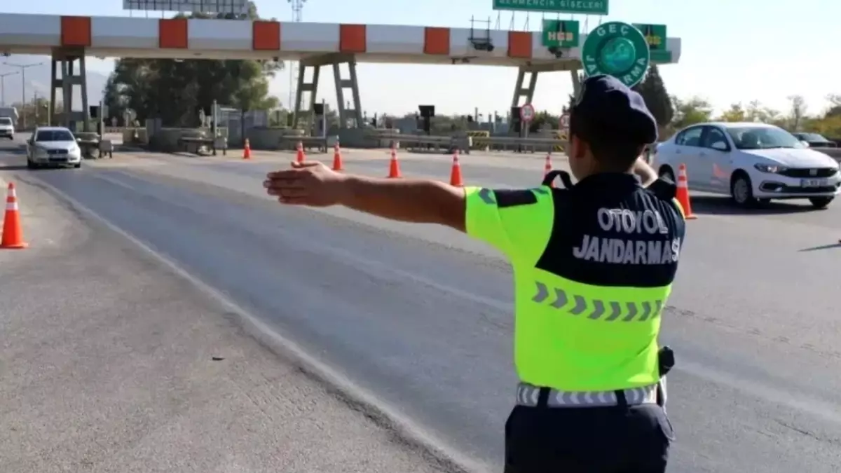 Germencik'te Düzensiz Göçmen Operasyonu: 5 Göçmen ve 1 Organizatör Yakalandı