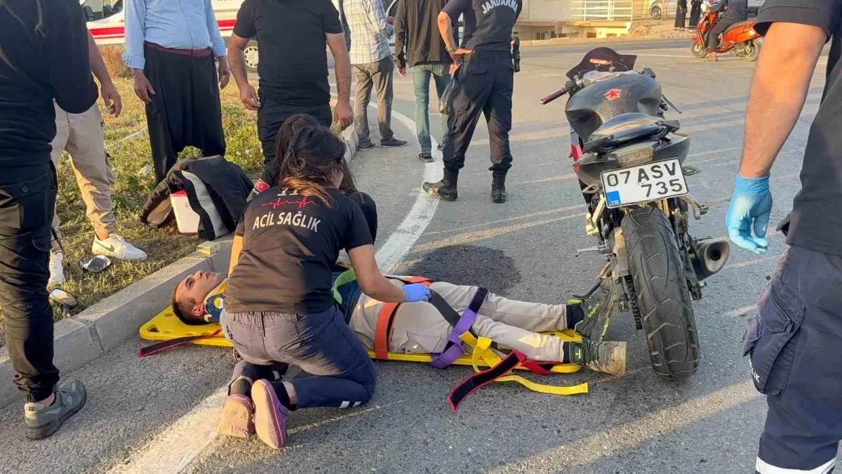 Gazipaşa'da Motosiklet Kazası: Sürücü Yaralandı