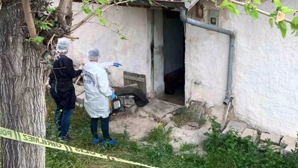 Karaman'da 75 Yaşındaki Kadın Evinde Ölü Bulundu
