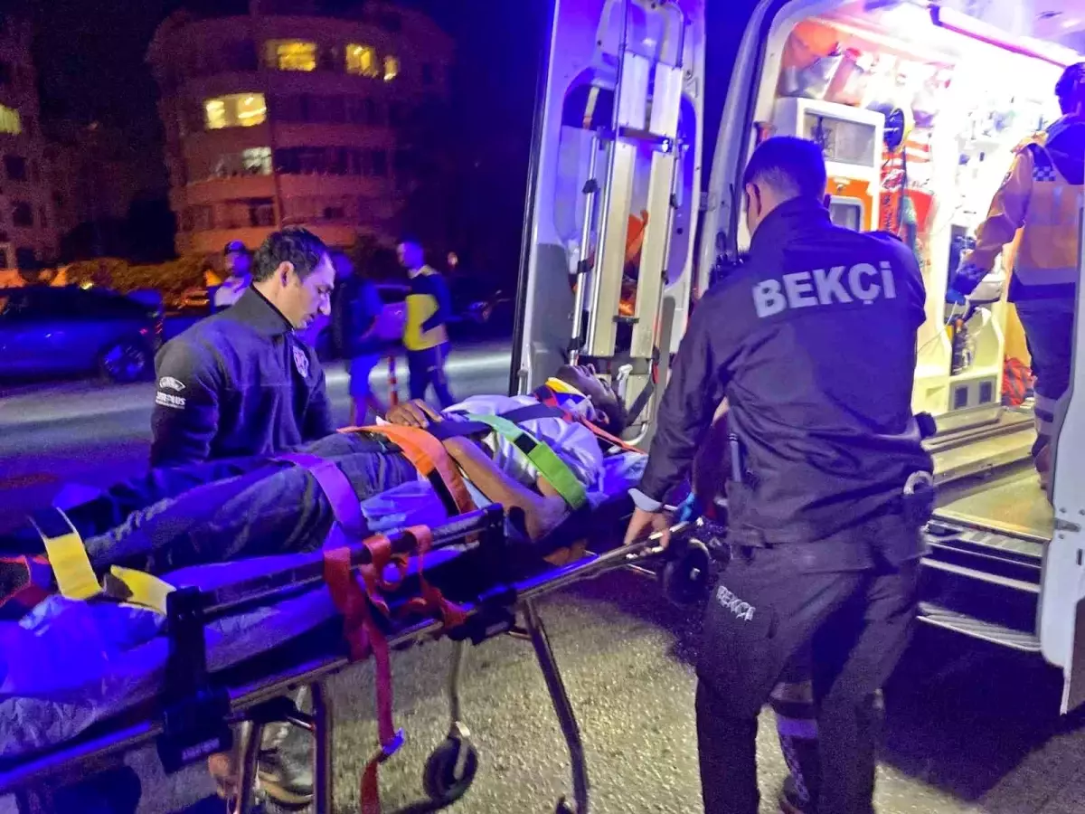 Antalya'da Köprüden Düşen Genç Yaralandı