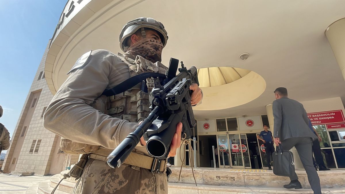 Şanlıurfa'da Silah Kaçakçılığı Operasyonu: 7 Gözaltı