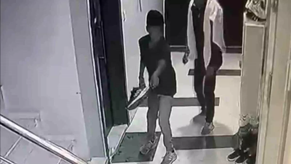 Tekirdağ'da İki Çocuk Ayakkabı Çaldı