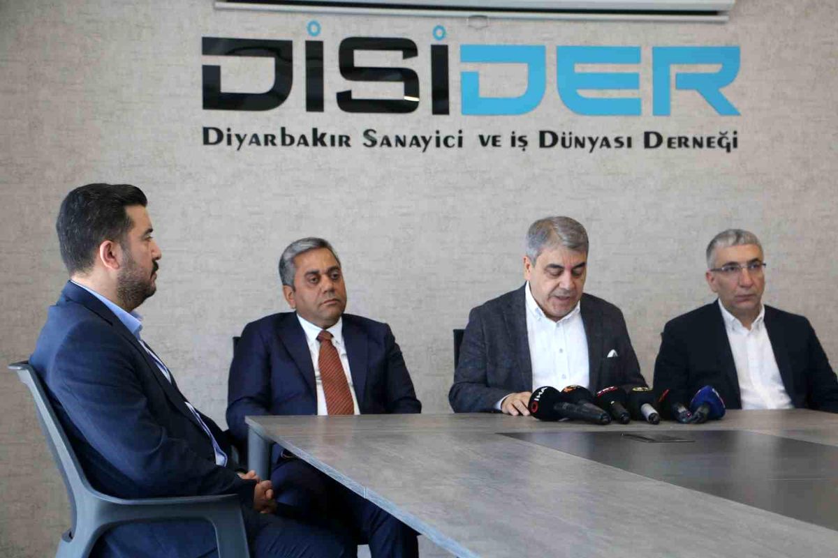 'Terörsüz bir Türkiye, siyasal bir kazanım değil; ekonomik, sosyal ve insani bir devrimdir'