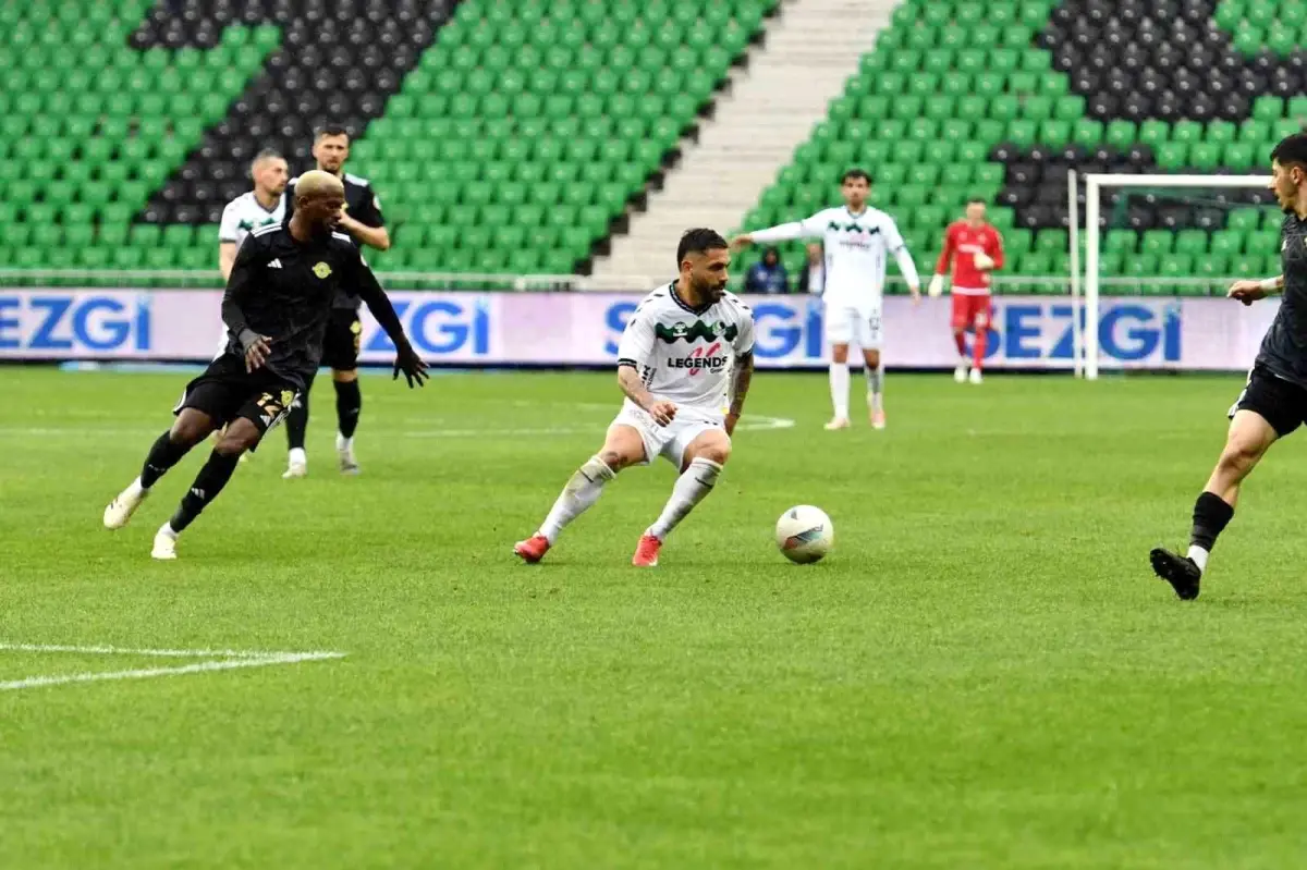 Sakaryaspor, Erokspor'u 2-0 Mağlup Ederek Sezonu Tamamladı