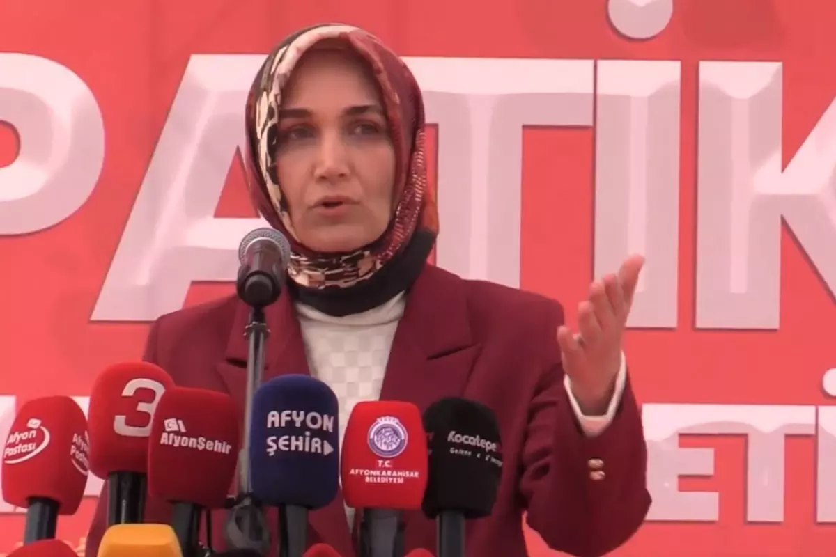 Türkiye'nin ilk türbanlı Valisi Kübra Güran Yiğitbaşı, açılıştaki talebiyle tartışma yarattı