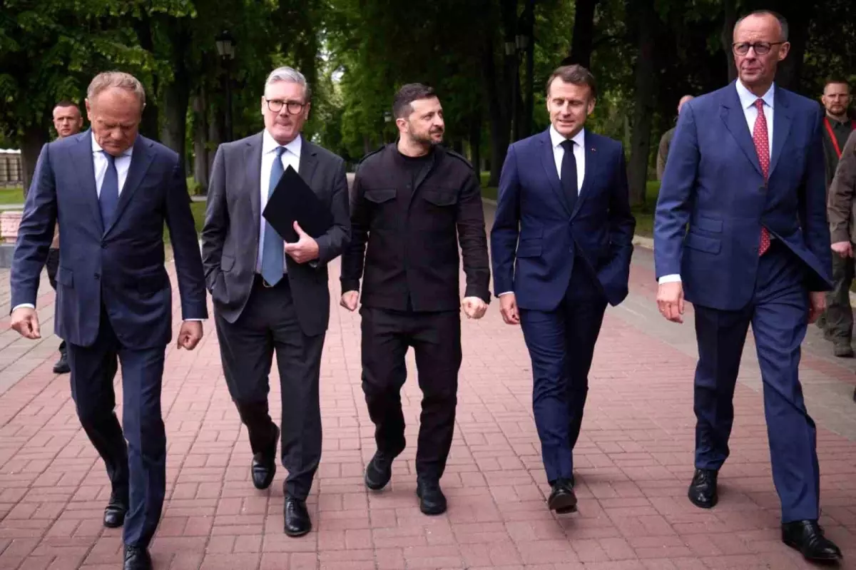 Ukrayna'da bir araya gelen Avrupalı liderlerden Rusya'ya yeni yaptırım tehdidi