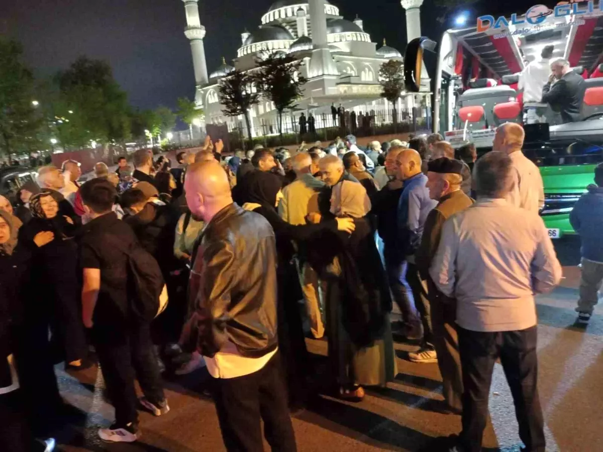 Zonguldaklı Hacı Adayları Kutsal Yolculuğa Uğurlandı