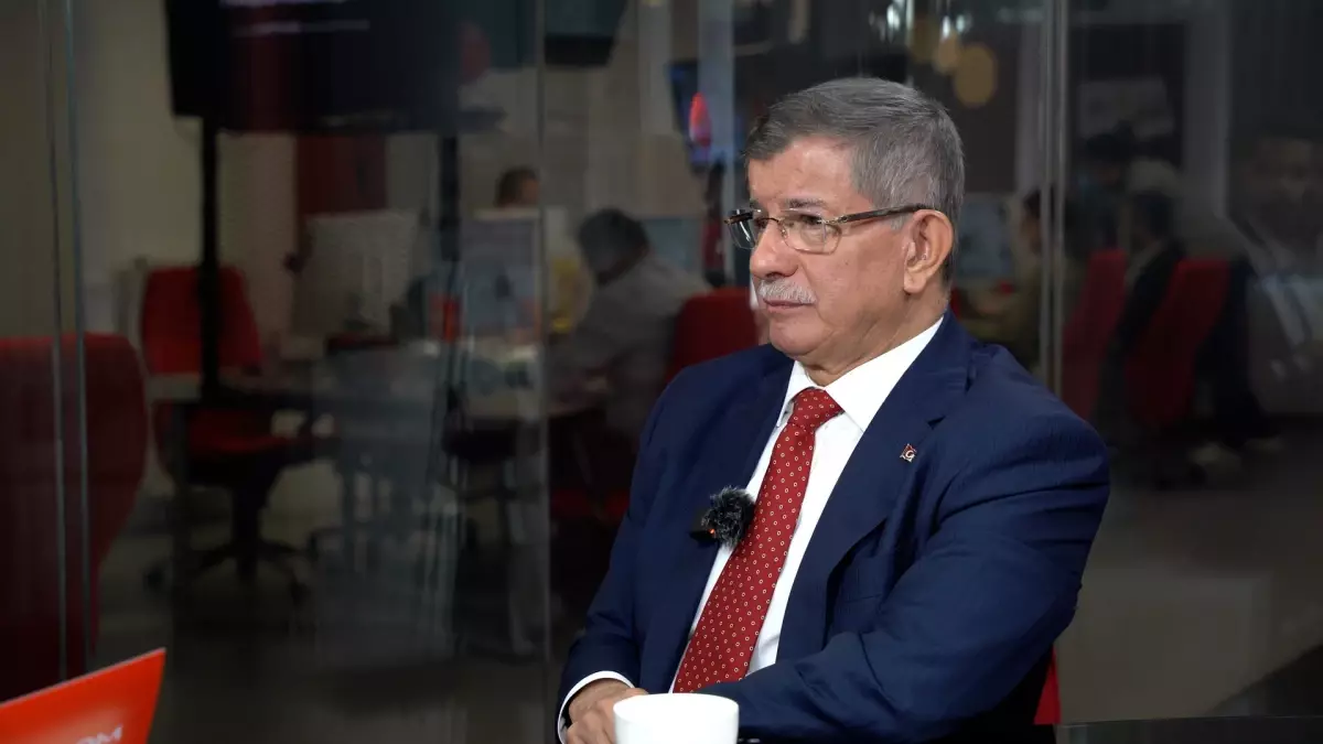 Ahmet Davutoğlu: Kanal İstanbul, kentin bekasını tehdit eder hale geldi