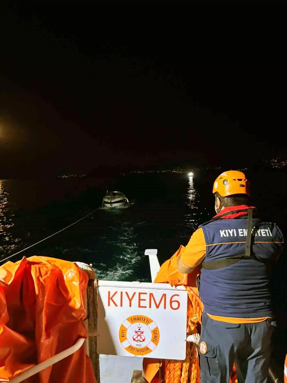 Bodrum'da Sürüklenen Tekne Kurtarıldı