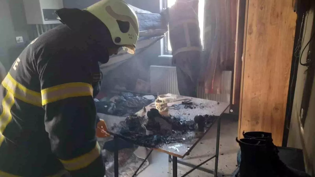Burdur'da Prizde Unutulan Ütü Yangın Çıkardı