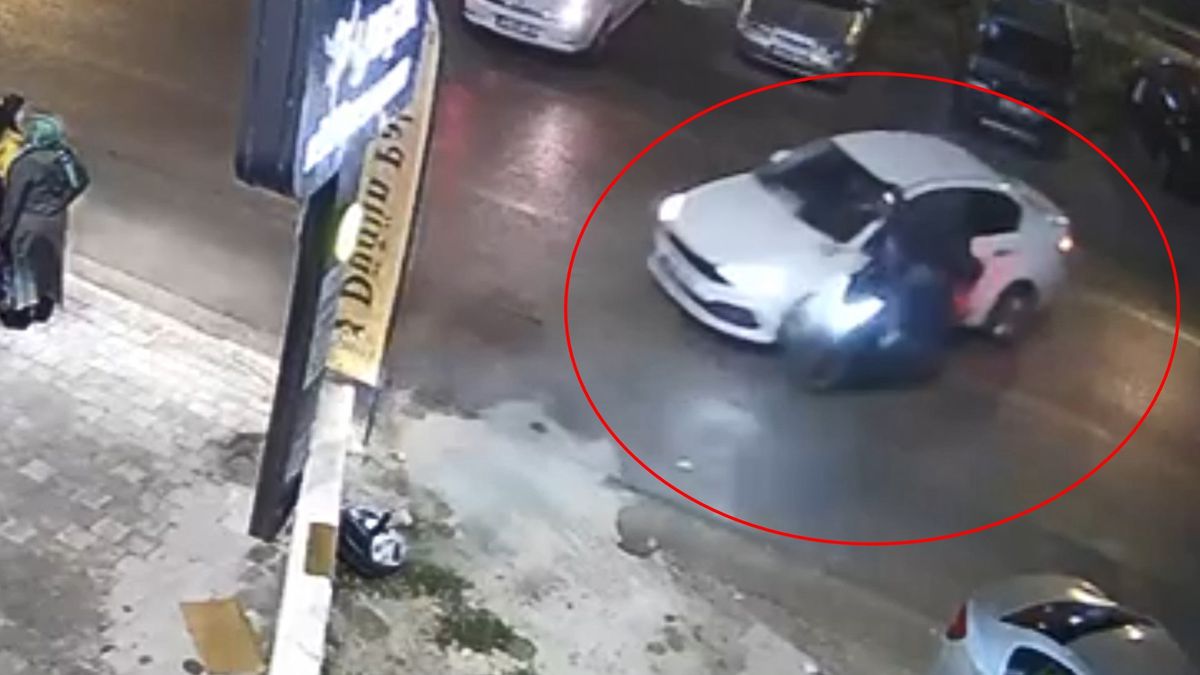İnegöl'de Motosiklet Otomobille Çarpıştı, Sürücü Yaralandı