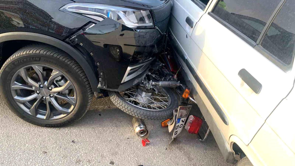 Karaman'da Motosiklet Sürücüsü Kazadan Kurtuldu