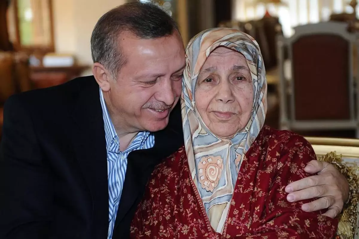 Cumhurbaşkanı Erdoğan'dan 'Anneler Günü' mesajı