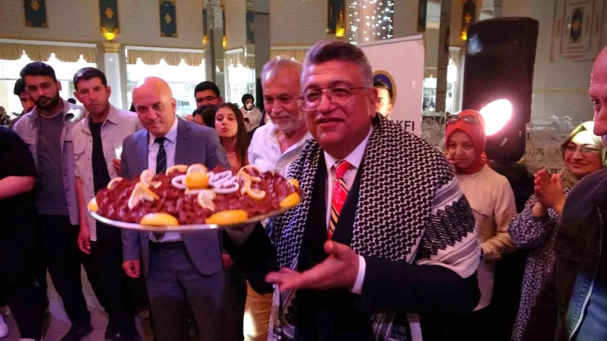 Dumlupınar Üniversitesi'nde Çiğ Köfte Etkinliği Düzenlendi