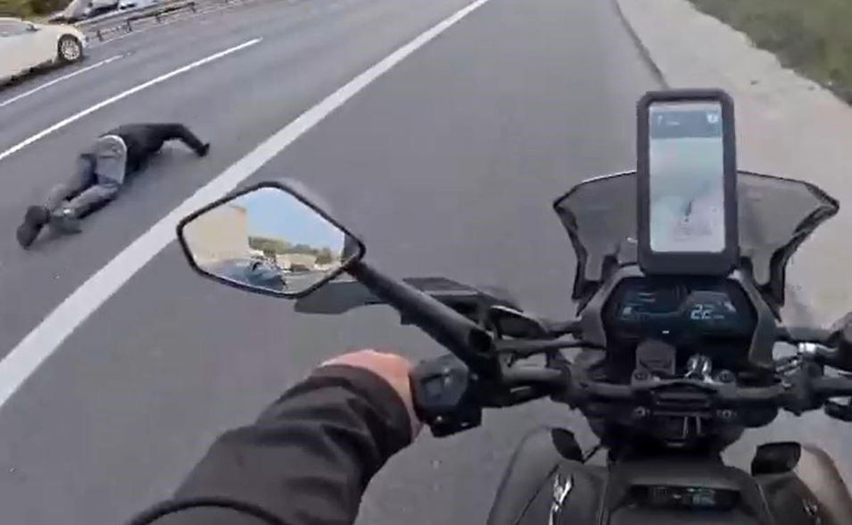 Esenyurt'ta Motosiklet Kazası: Sürücü Ağır Yaralandı
