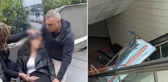 Metro istasyonunda yürüyen merdivenlerde reklam panosu genç kadının üzerine düştü