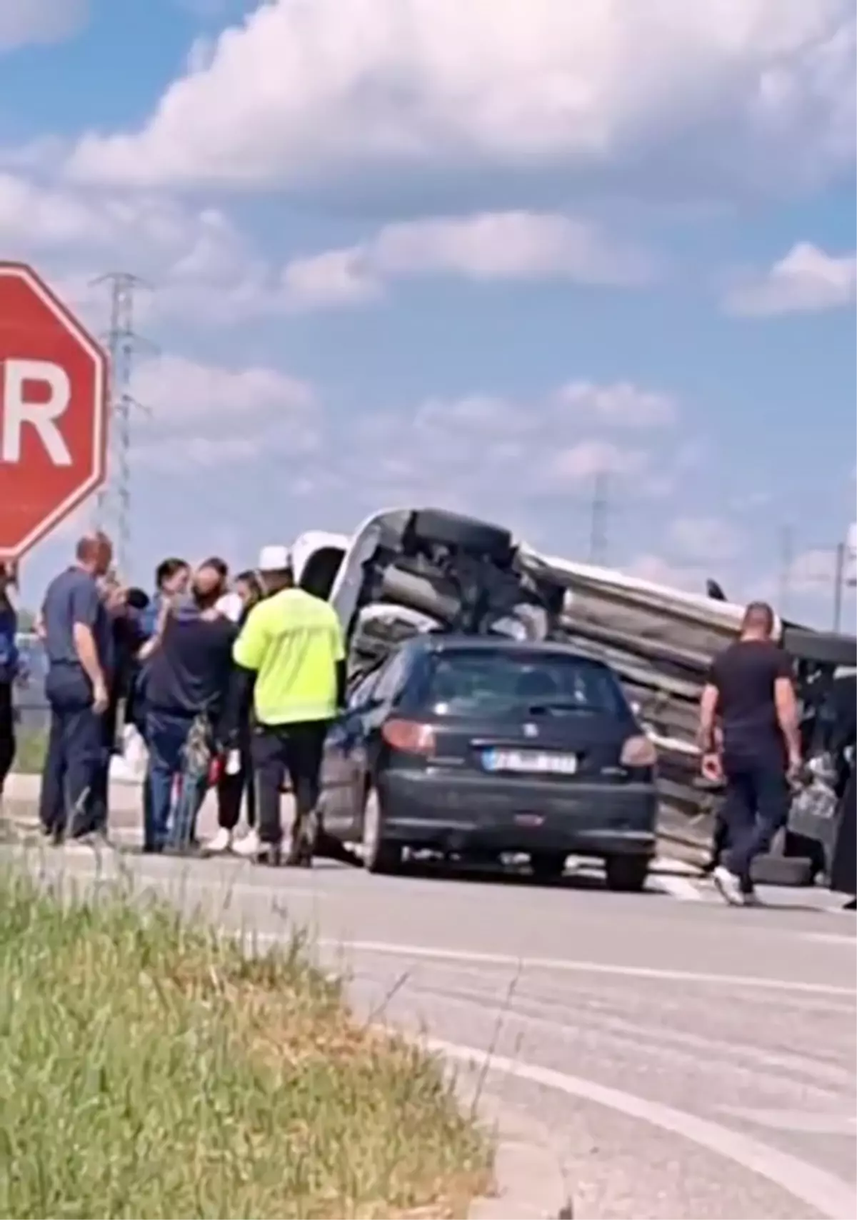 Edirne'de Kavşakta Otomobil Kazasında 5 Yaralı