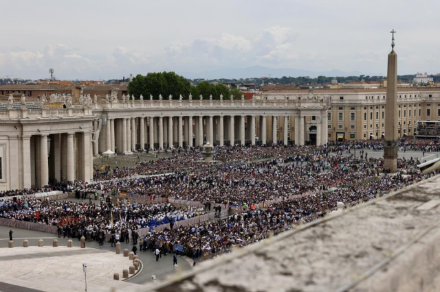 Pope Leo XIV's first Sunday prayer emphasizes Gaza and Ukraine