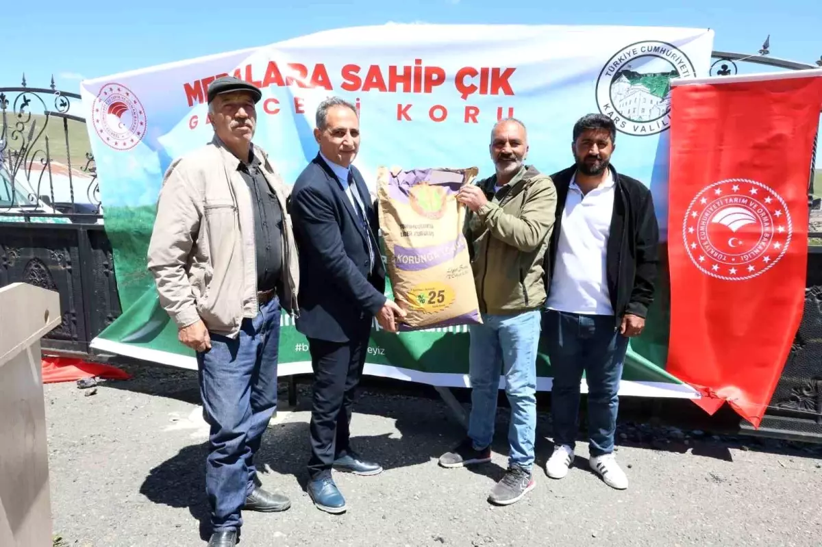 Kars'ta Çiftçilere Yüzde Yüz Hibeli 60 Ton Korunga Tohumu Dağıtıldı