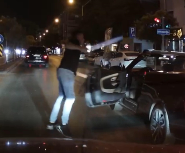 Driver Walking with a Knife After Traffic Dispute Arrested