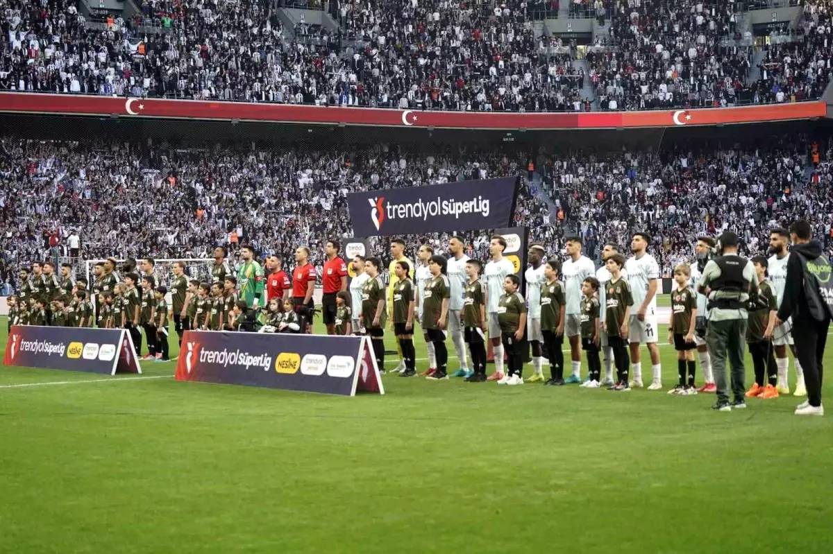 Trednyol Süper Lig: Beşiktaş: 0 Adana Demirspor: 0 (Maç devam ediyor)