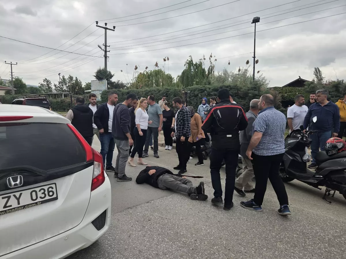 Bursa'da Motosiklet Kazası: Baba ve Oğlu Yaralandı