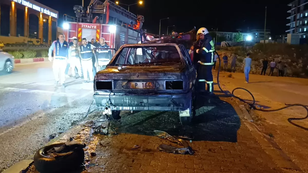 Alkollü sürücünün yaktığı otomobil kullanılamaz hale geldi