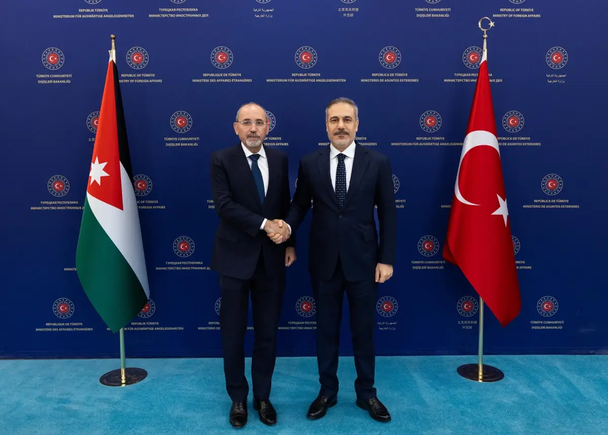 Hakan Fidan, Ürdün Dışişleri Bakanı ile Görüştü
