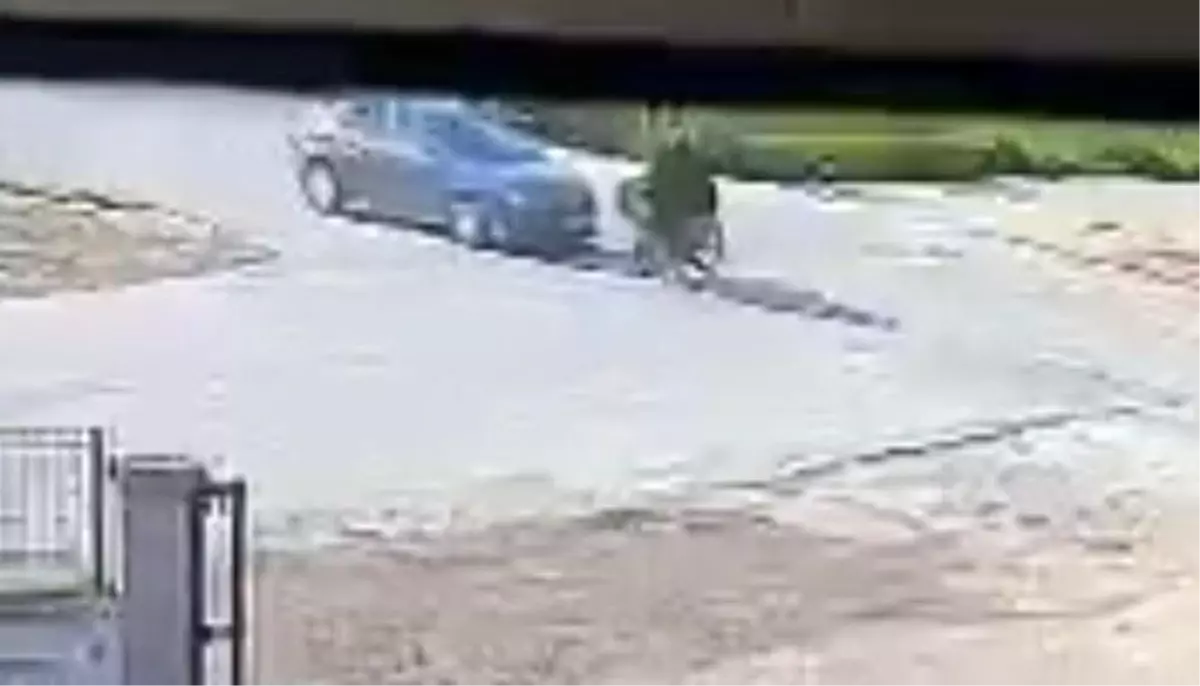 Bursa'da Otomobil ile Motosiklet Çarpıştı: 2 Yaralı