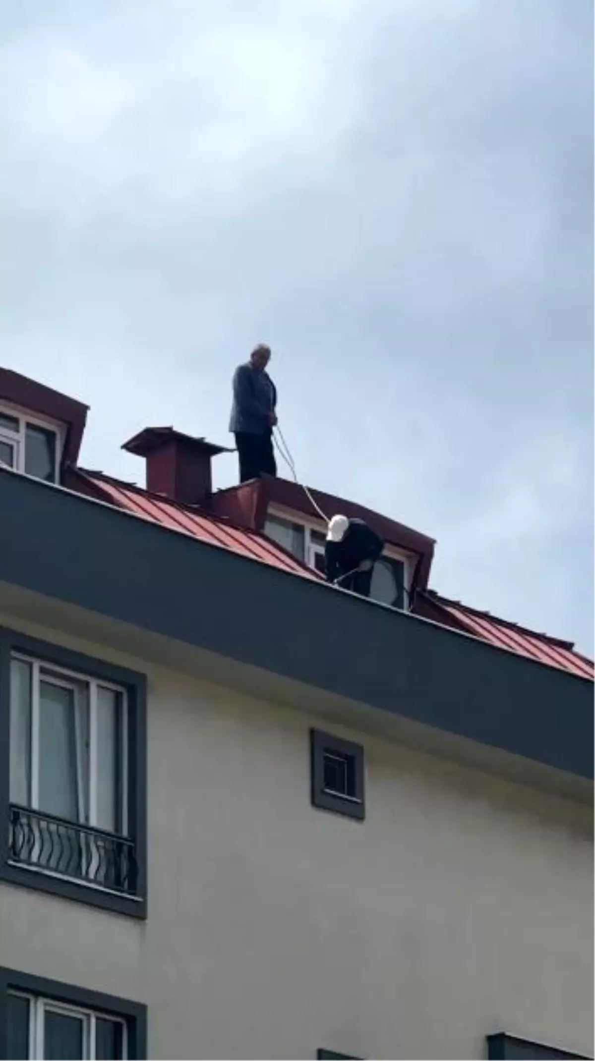 Beylikdüzü'nde Çatı Tadilatında Güvenlik Önlemi Pes Dedirtti