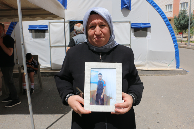 Diyarbakır mothers are waiting to reunite with their children as the PKK disbands