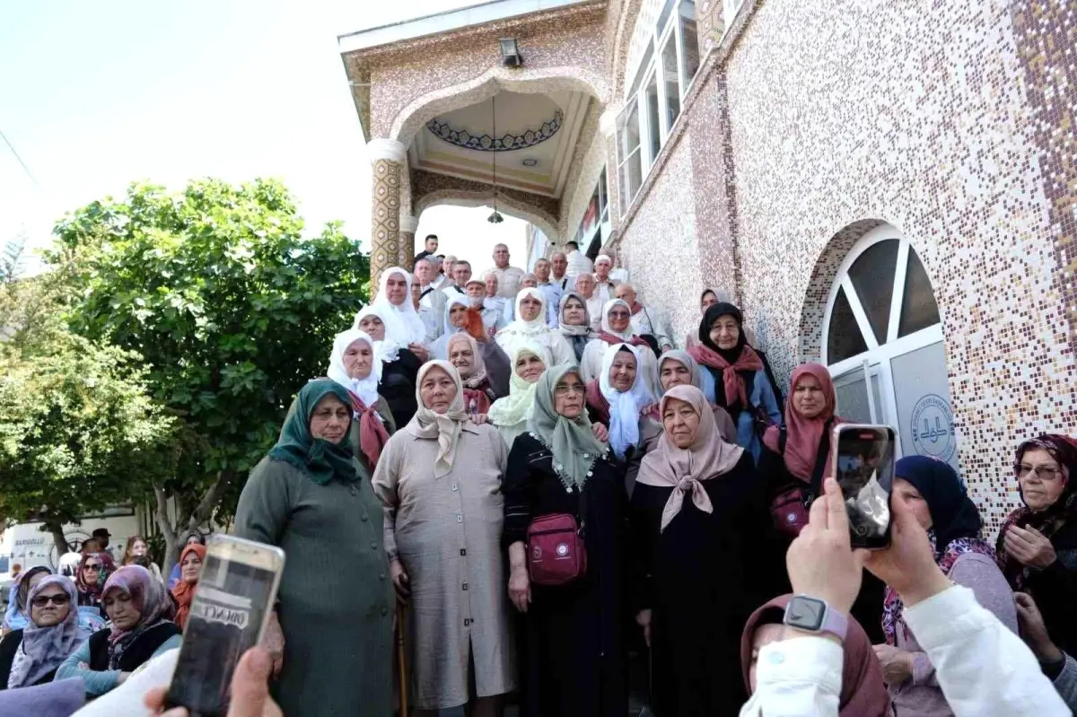 Manisa'dan 38 Hacı Adayı Kutsal Topraklara Uğurlandı