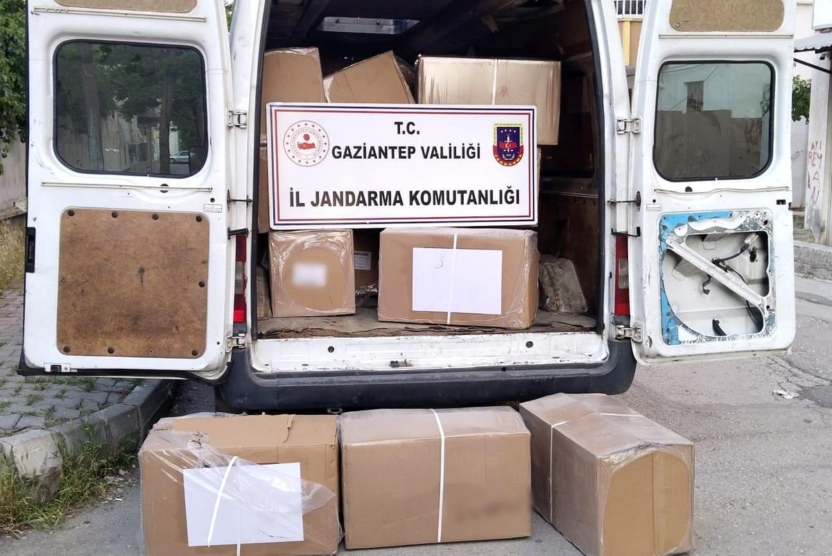 Gaziantep'te 2 milyon TL değerinde sahte ayakkabı ve kıyafet ele geçirildi