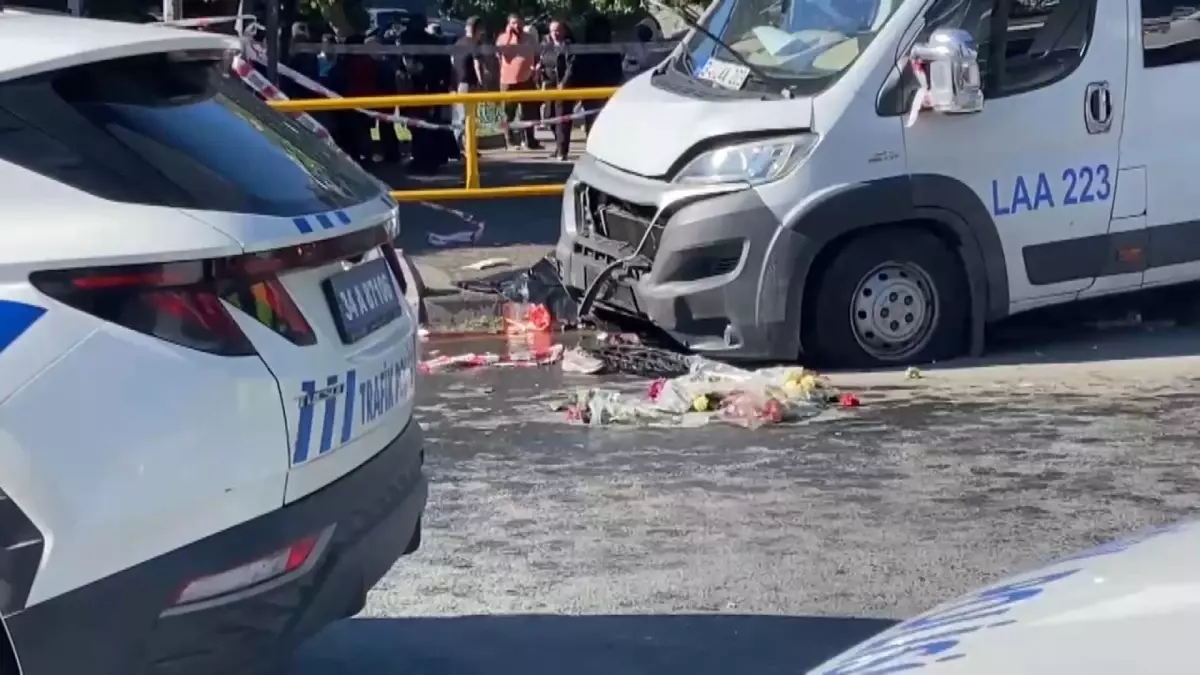 Kağıthane'de minibüs yayaların arasına daldı: 1 ölü, 4 yaralı