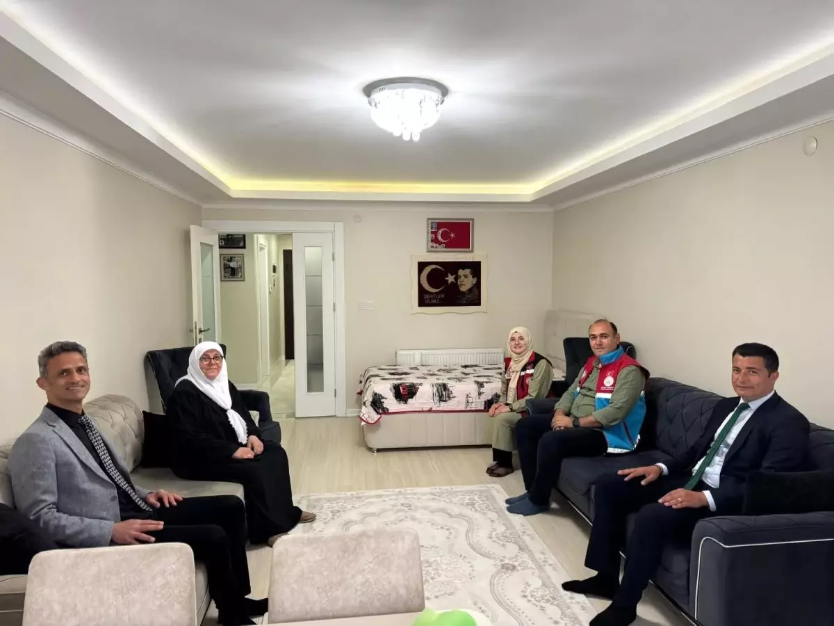 Kaymakam Kaya'dan şehitlerin annelerine anlamlı ziyaret