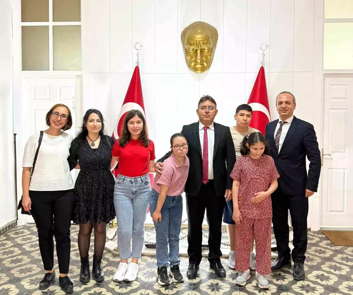 Engelliler Haftası'nda Özel Öğrenciler Kaymakam'ı Ziyaret Etti