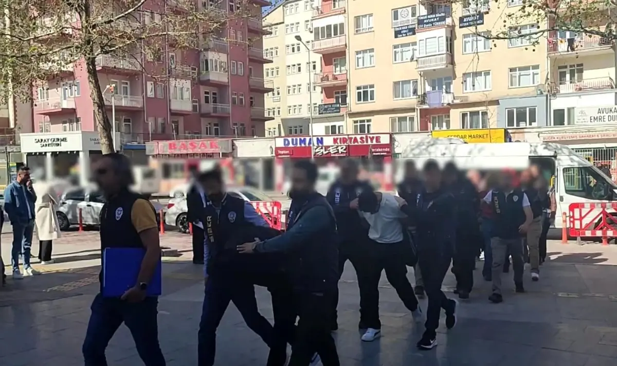 Kırşehir ve Gaziantep'te Organize Dolandırıcılık Operasyonu: 3 Kişi Tutuklandı