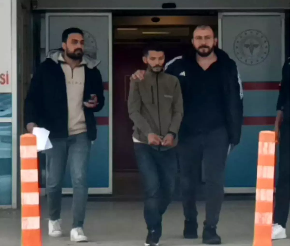Sosyal Medyadan Tanıştığı Gençten 300 Bin TL'yi Dolandırdı