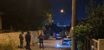 Kurşun yağmuruna tutulan otomobil kaza yaparak durabildi
