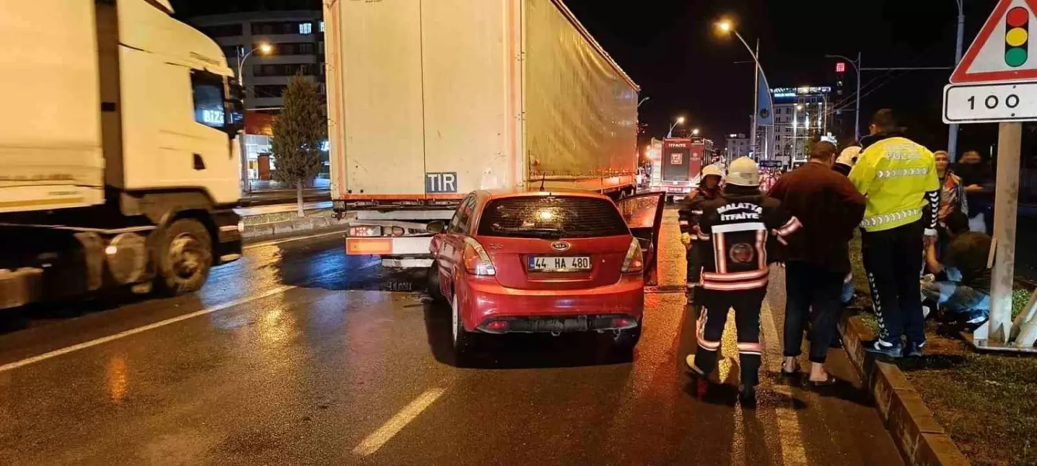 Malatya'da Trafik Kazası: 3 Yaralı