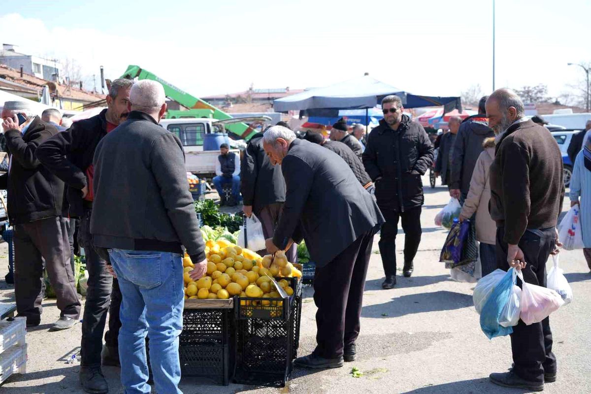 Ticaret Satış Hacmi Yıllık Yüzde 10,8 Arttı