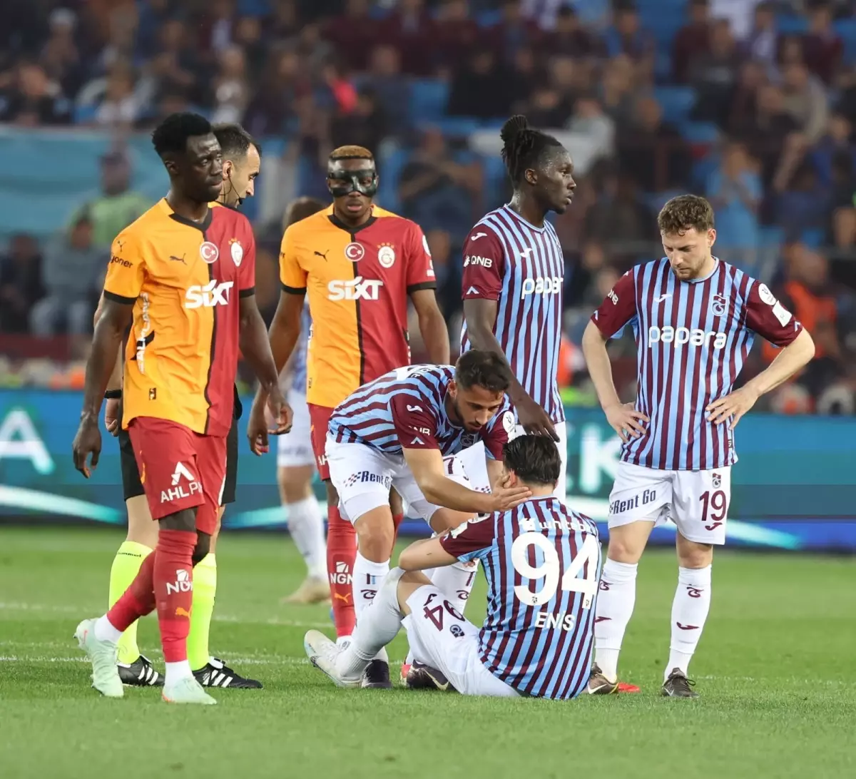 Trabzonspor'da Enis Destan'ın Sağ Dizinde Yaralanma Tespit Edildi