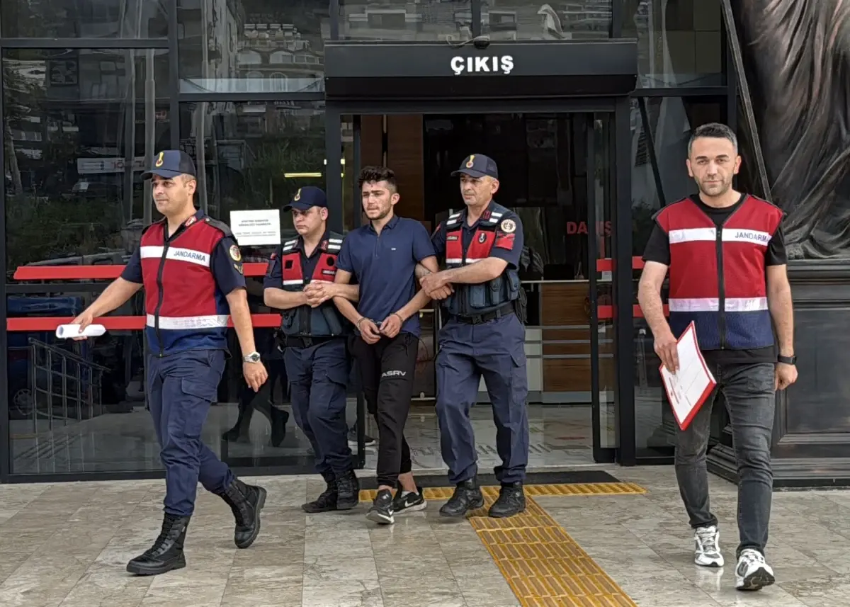 Antalya'da Tartışma Sonucu 3 Kişi Tutuklandı