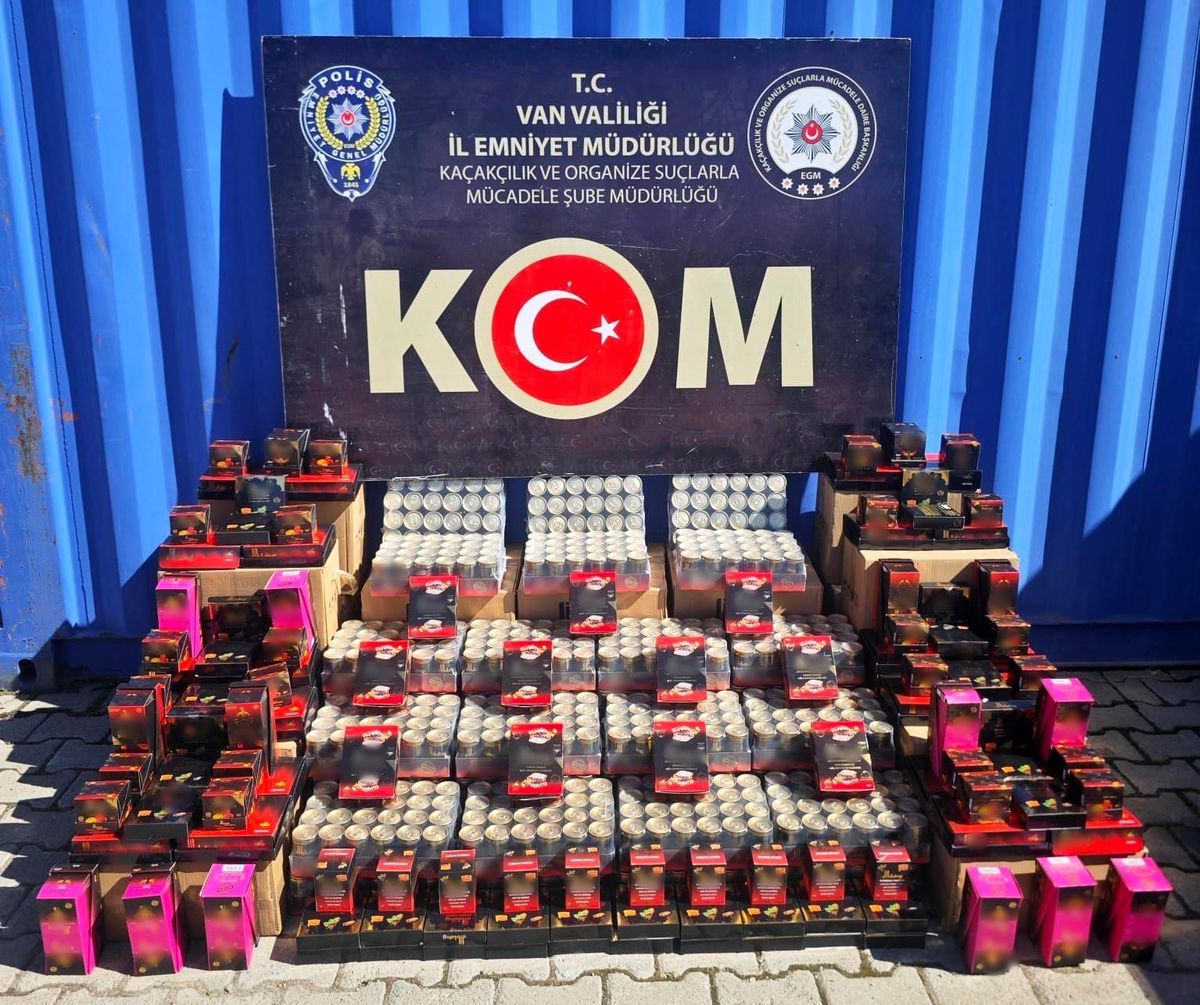 Van'da Gümrük Kaçağı Malzemelere Operasyon