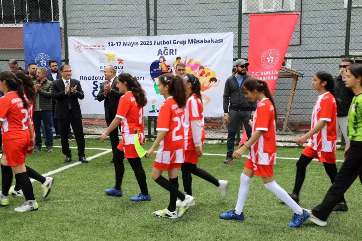 Anadolu Yıldızları Ligi Futbol Müsabakaları Ağrı'da Başladı